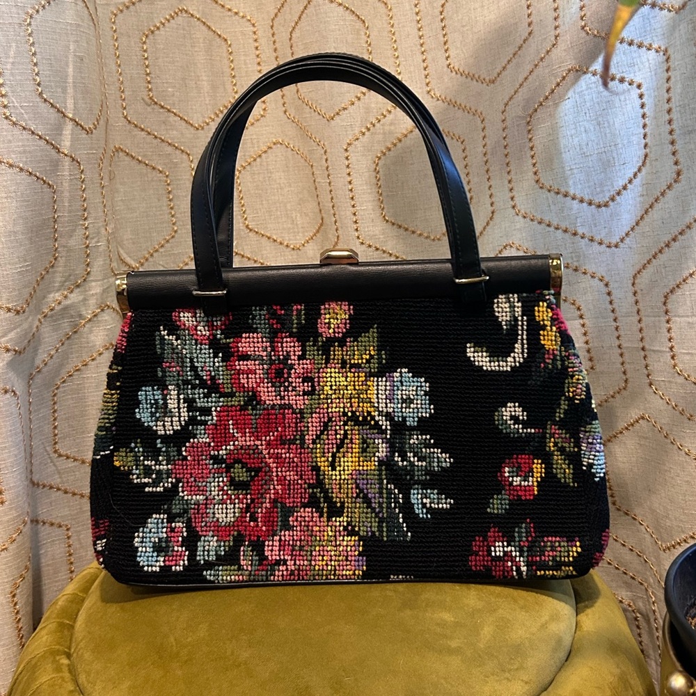 Floral cross stitch purse - Picture 5 of 6